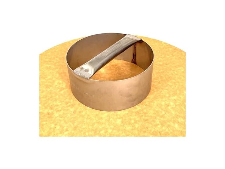 Lloyd Pans Dough Cutting Ring 7 Inch - Image 1