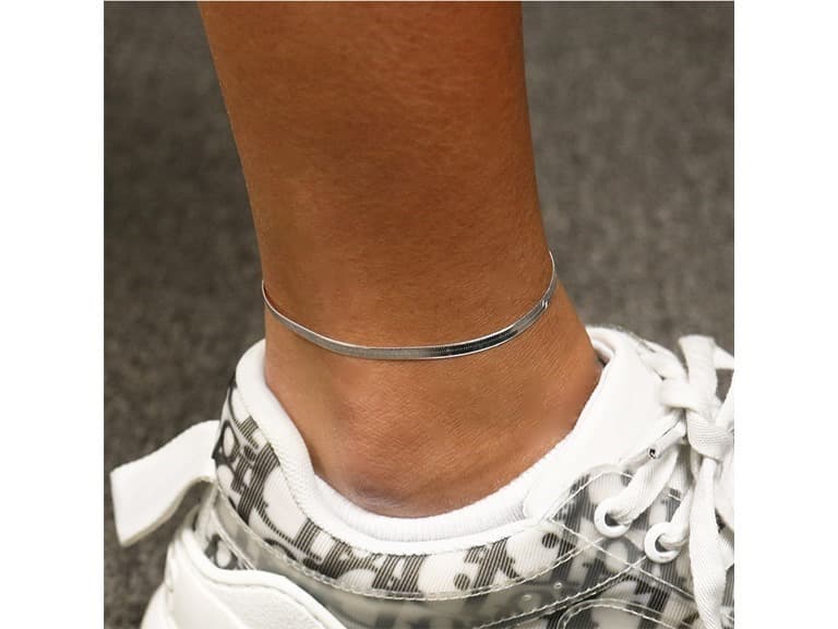 Yeidid Silver 9 or 10" Herringbone Anklet - Image 1