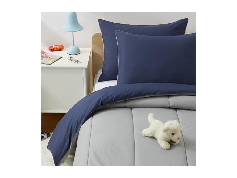 Amazon Basics Kids' 3-Piece Comforter Set - Image 1