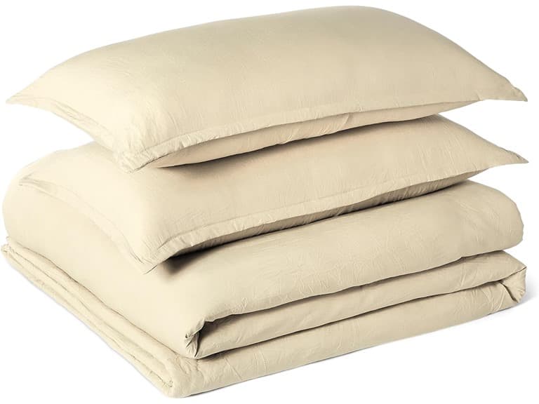 Amazon Basics Quilt or Comforter Sets - Image 1