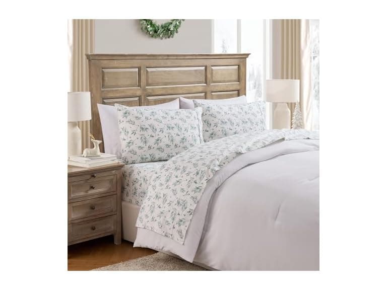 Hallmark King Size 4-Piece Holiday Bedding Set - Image 1