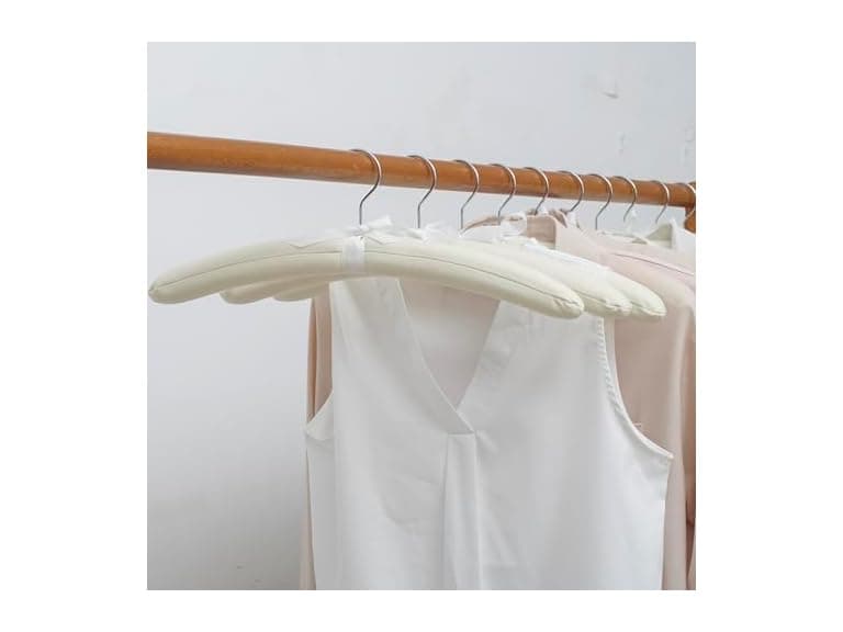 Sukkiri Homu 10-Pk Padded Hangers Ivory - Image 1