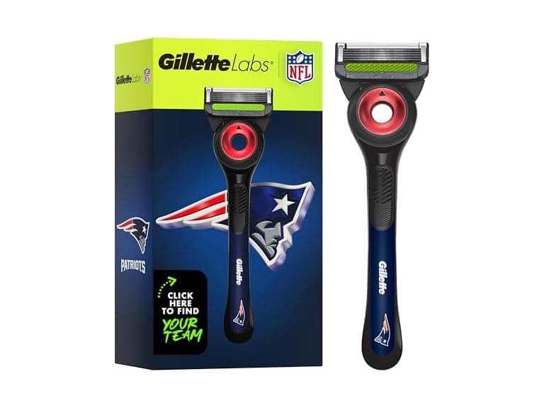 Gillette Labs NFL Patriots Razor, 4 Refills - Image 1