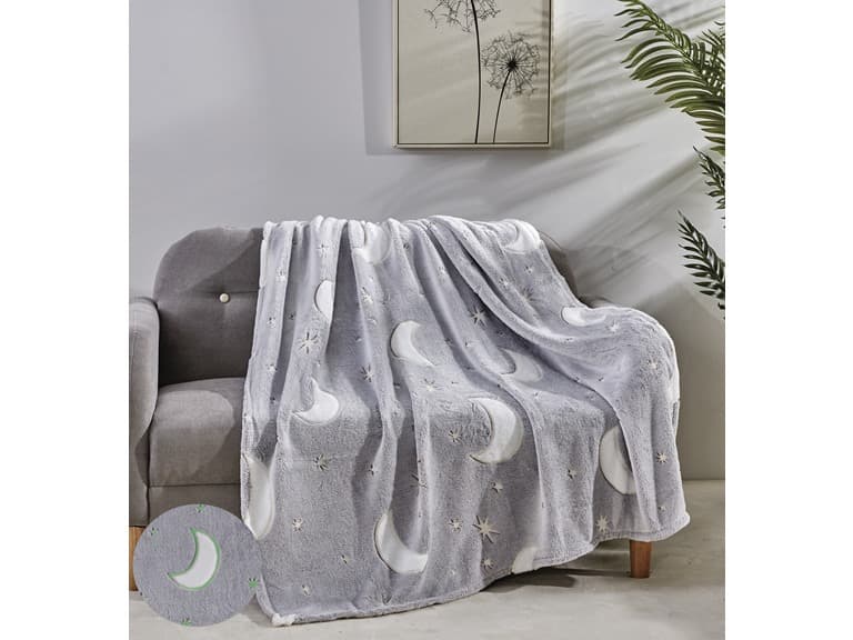 2Pk Glow In The Dark Throw Star Moon - Image 1