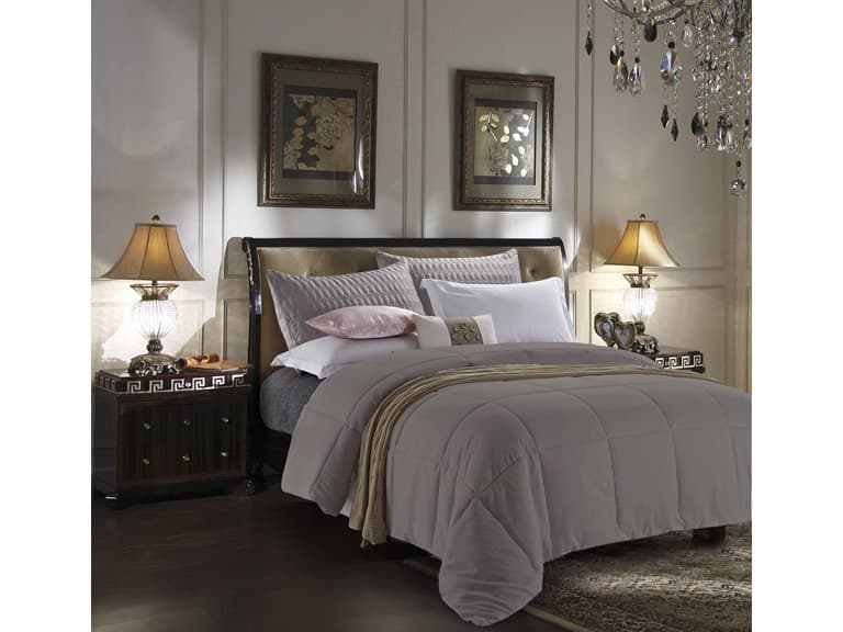 Super-Soft Down Alternative Comforter - Image 1