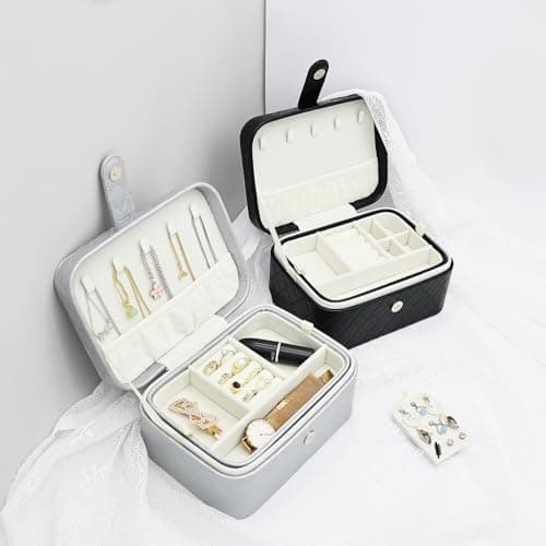 Cuifdem Jewelry Travel Case, 2-Layer Jewelry Box Organizer Medium Jewelry Travel Box, Portable Faux Leather Jewellery Storage Boxes with Argyle for Women, Daily Jewellery Case Home Use (Silver gray) - Thumbnail 5