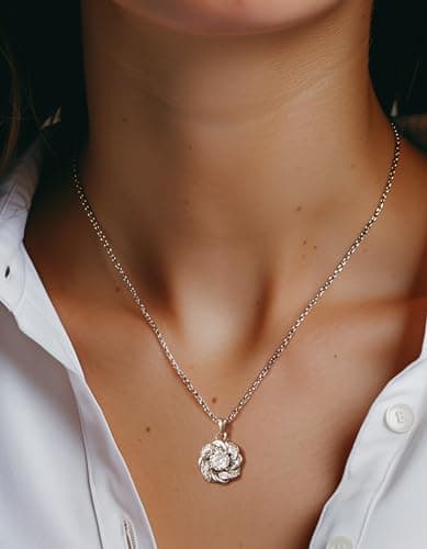 MomentWish Moissanite Necklace for Women, 1 Carat Simulated Moissanite Necklace for Her 925 Sterling Silver Pendant Anniversary Birthday Christmas Gifts for Mom Wife Girlfriend-Clover - Thumbnail 2