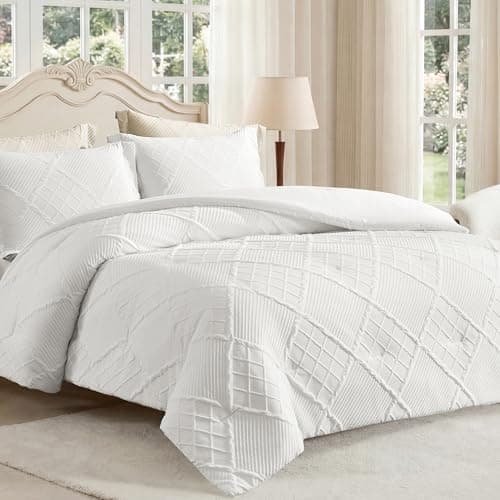 Amélie Home King Comforter Set, 3 Piece White Jacquard Bedding Set with 2 Pillow Cases, Soft Microfiber Diamond Design, Lightweight All-Season for Bedroom & Dorm