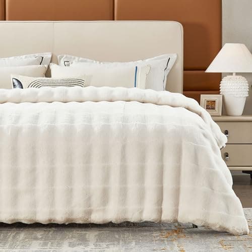 DREAMNINE Oversized Premium Soft Fluffy Faux Rabbit Fur Blanket Twin Size 60" x 70", Decorative Big 3D Plaid Warm Thick Fuzzy Lap Fur Blankets for Winter, Luxury Shaggy Cozy Plush Furry Blanket,White