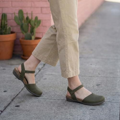 Athlefit Womens Closed Toe Sandals Comfort Casual Cork Footbed and Arch Support Flat Sandals Ivy Size 9 - Thumbnail 2