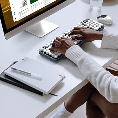 Dilter Wireless Keyboard and Mouse Combo, 104 Keys Full-Sized Typewriter Keyboards and Retro Mouse, 2.4 GHz USB Receiver Plug and Play, for Windows 7 8 10, PC, Laptop, Desktop (Dark Blue) - Thumbnail 3