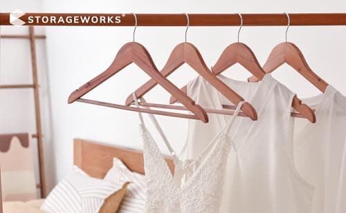 StorageWorks Cedar Wood Clothes Hanger 20 Pack, Wooden Coat Hangers for Shirts, Jackets, Pants, Suits, Sweaters - Thumbnail 5