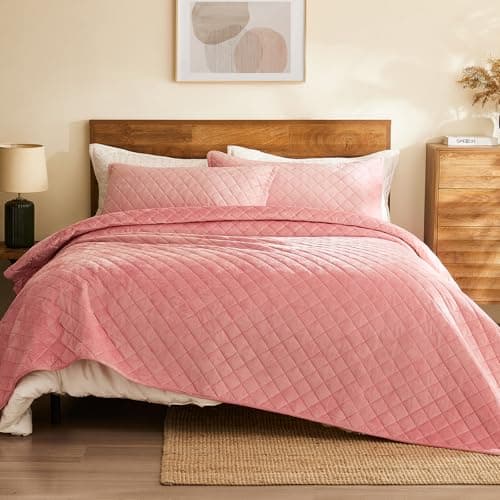 L'AGRATY Velvet Quilt Queen Size: 3-Piece Reversible Luxury Velvet Bedding Comforter Set - Lightweight Oversized Quilted Bedspread Coverlet with 2 Pillow Sham for All Season - Pink Quilt - Image 1