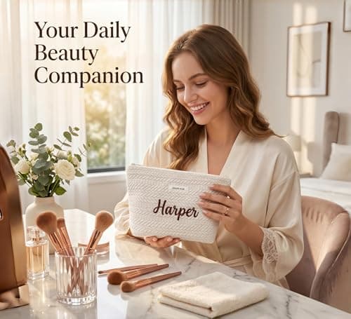 Personalized woven travel makeup bag, with extra-large capacity and thick inner lining, crafted with embroidery technique. It is convenient to carry and is a must-have bag for women on the go. - Thumbnail 4