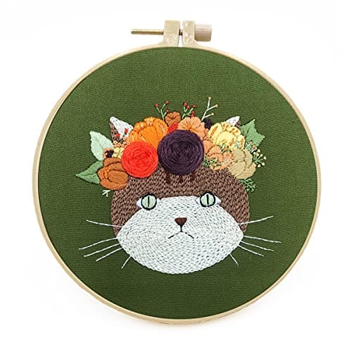 Mozzyyee Embroidery Starter kit, DIY Adult Beginner Embroidery Kits, Including Cloth with Cat Patterns, Colored Threads, Needles, Hoops and Instructions (Green) - Image 1