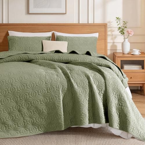 Uqocnh Luxury Velvet Quilt Set King Size 3 Piece, Soft Channel Stitch Velvet Comforter Set with 2 Pillow Shams, Lightweight Coverlet Bedspread Bedding Set for All Seasons, Olive Green - Thumbnail 2