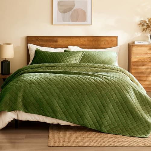 L'AGRATY Velvet Quilt Queen Size: 3-Piece Reversible Luxury Velvet Bedding Comforter Set - Lightweight Oversized Quilted Bedspread Coverlet with 2 Pillow Sham for All Season - Olive Green Quilt