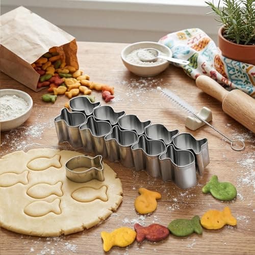 SurgeHai Goldfish Cracker Cutters 2 PCS, Mini Cookie Cutters 304 Stainless Steel Food Safe Grade, Single-Row Goldfish Cutters Designed, Come with Cleaning Brush, Easy To Clean (2) - Thumbnail 6