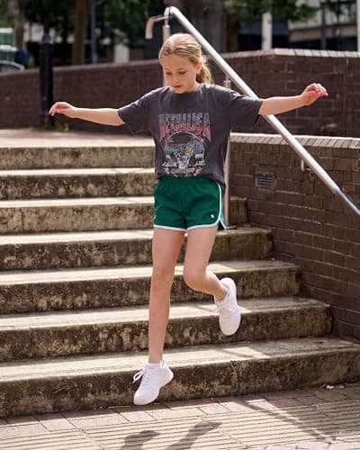 Stelle Girls Athletic Shorts with Pockets Quick Dry Running Shorts Gymnastics Basketball Short for Teen Kids Evergreen L - Thumbnail 4