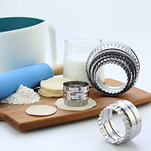 SurgeHai Fluted Cookie Cutters- Round Biscuit Cutters Set of 6 Pieces, Double Sided Fluted and Plain Edge Cookie Cutters, Stainless Steel - Thumbnail 6