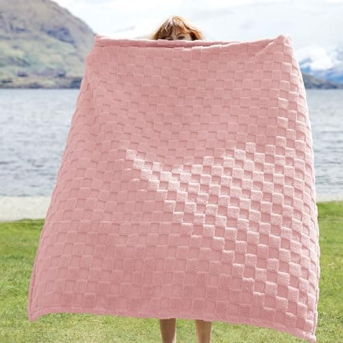 Bedsure GentleSoft Pink Throw Blanket for Couch - Checkered Fleece Blankets, Cute Soft Cozy Throw for Bedroom Home Decor Gifts for Kids Girls, 50x60 Inches - Thumbnail 2