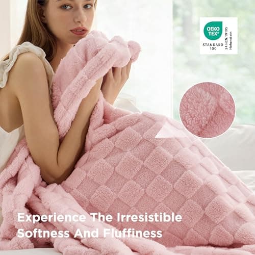Bedsure GentleSoft Pink Throw Blanket for Couch - Checkered Fleece Blankets, Cute Soft Cozy Throw for Bedroom Home Decor Gifts for Kids Girls, 50x60 Inches - Thumbnail 4