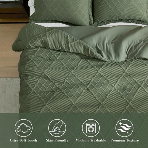 Amélie Home Queen Comforter Set, 3 Piece Green Jacquard Bedding Set with 2 Pillow Cases, Soft Microfiber Diamond Design, Lightweight All-Season for Bedroom & Dorm - Thumbnail 2