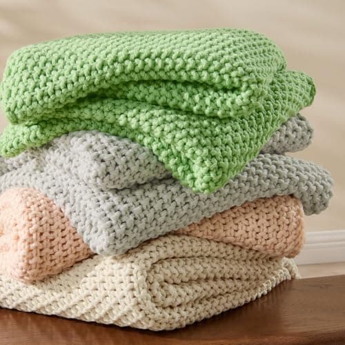 BEDELITE Chunky Cable Knit Throw Blanket, Acrylic Chunky Knitted Blankets, Super Soft Cozy Woven Green Throw Blanket for Sofa Couch Bed Room Home Decor, Gift for Women, 50"x60" - Thumbnail 2