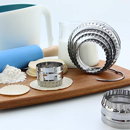 SurgeHai Fluted Cookie Cutters- Round Biscuit Cutters Set of 6 Pieces, Double Sided Fluted and Plain Edge Cookie Cutters, Stainless Steel - Thumbnail 5