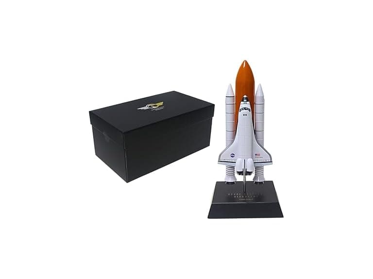 Executive Series Space Shuttle Discovery 1/200 Scale - Image 1