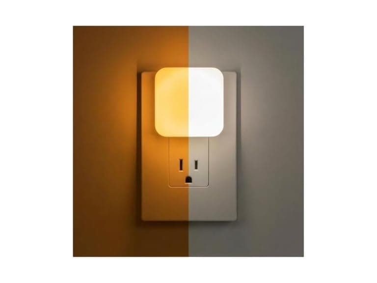 LED Night Light 4pk Dusk to Dawn - Image 1