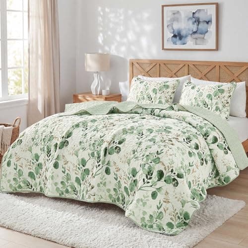 Regency Heights Quilt Set Quilted Bedspread Reversible Lightweight Floral Printed Oversized Quilted Bedding Set with Shams 3pc, King Size, Green - Image 1