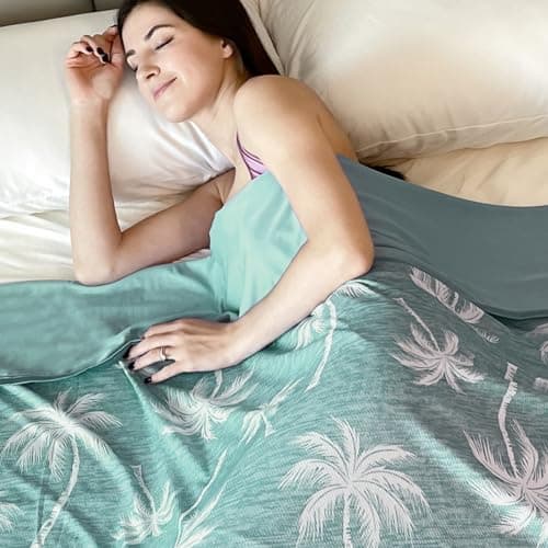 OMERAI Cooling Blanket King Size for Hot Sleepers, Breathable Summer Lightweight Blankets for Night Sweats, Double-Sided Cooling Effect Blanket, 90"x108" Green